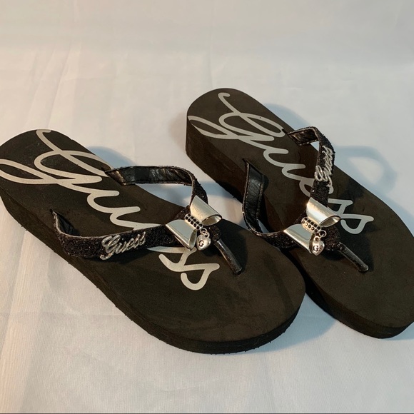 Chunky Platform Guess Sandals with charm - Picture 2 of 4